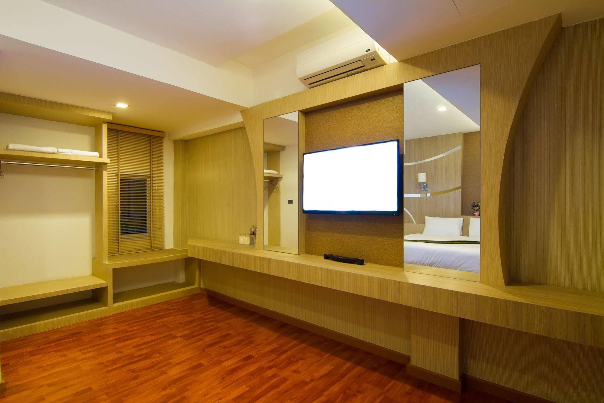 Delio Boutique Hotel Удон Тани Екстериор снимка
