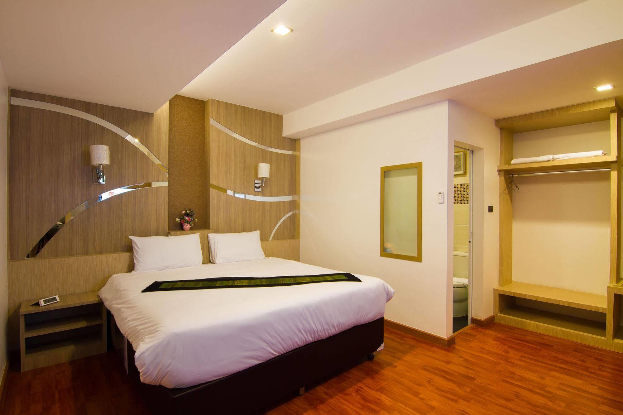 Delio Boutique Hotel Удон Тани Екстериор снимка